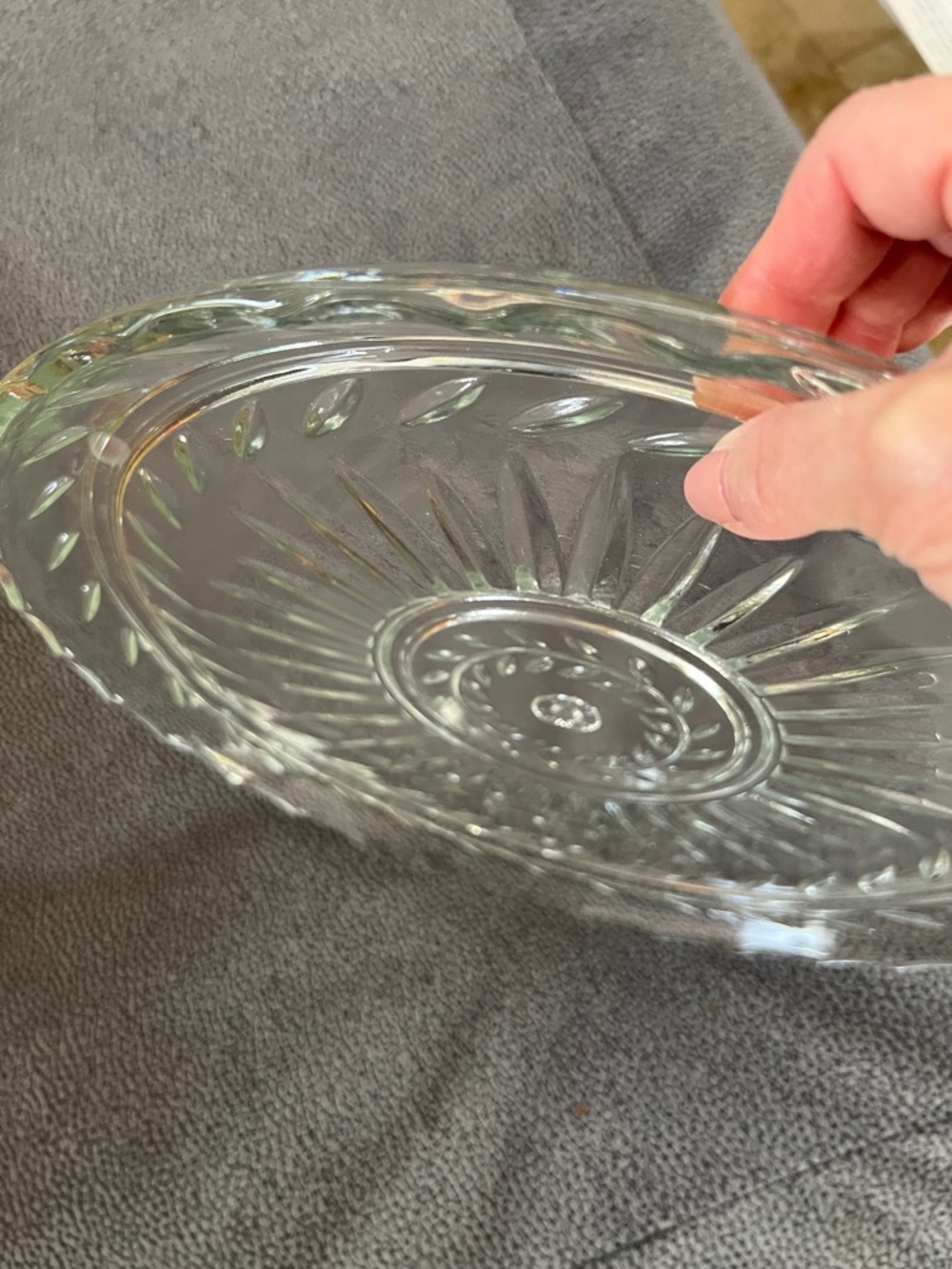 VTG Colony Crafts 14” Crystal Glass Serving Platter Heavy Cake Plate Round Box - Picture 4 of 7